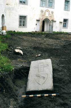 Lapide funeraria del XIII-XIV secolo