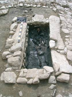 Ritrovamento di una tomba del XIII – XIV secolo